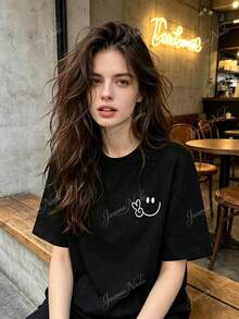 Women's Cute Smiling Graphic T-Shirt, 100 Percent Cotton Summer Tops, Top For Woman, Going Out Top Women, Plus-Size Options Available - 黑色2 - 查看 8