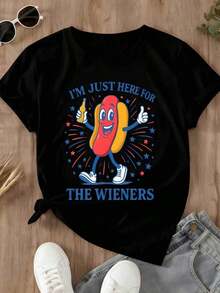 Comfortable For All-Day Wear. Women's Casual T-Shirt With A Relaxed Fit, Crew Neck, And Short Sleeves. It Features A Hot Dog Character Print With Beer And Stars, Along With The Phrase "I'm Just Here For The Wieners." Perfect For Summer Parties. The Comfortable, Relaxed Fit Flatters All Body Types, While The High-Quality Material Feels Soft Against The Skin And Offers Durability. - 白色 - 查看 11
