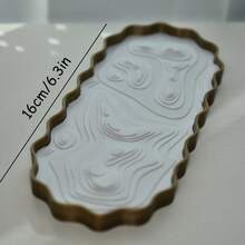 轮廓线纹理波浪边首饰托盘，艺术感十足的地形纹理搭配波浪边饰，椭圆形设计，方便有序收纳首饰，适合各种家居装饰风格，优雅的桌面摆件，也是一份贴心的礼物。 - 彩色 - 查看 3