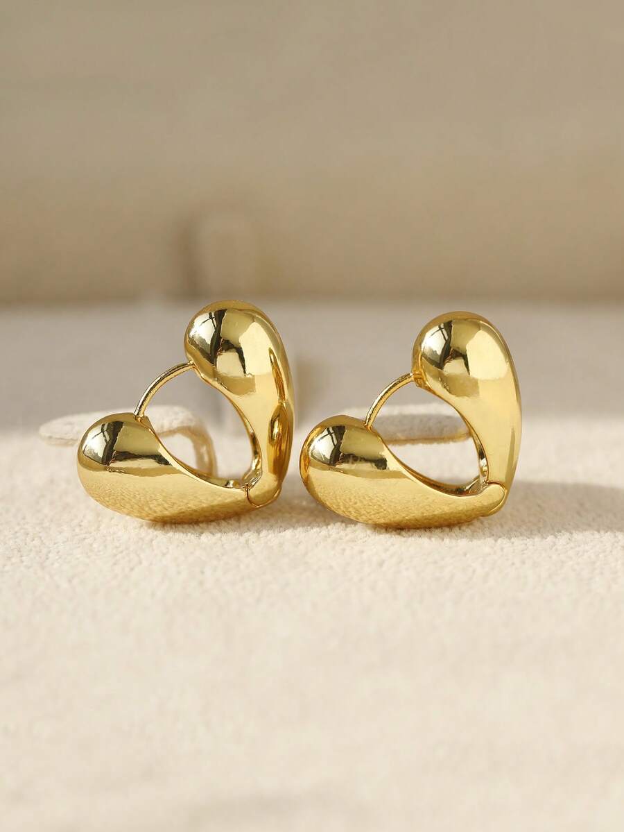 1 Pair Niche Design Old Money Style Metal Heart Hoop Earrings Suitable For Women's Daily Wear - Earrings - View 1