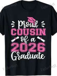 Camiseta "Primo Orgulloso de Graduado 2026" - 100% Algodón, Cómoda, Cuello Redondo, Manga Corta, con Color - Para Primos - Unisex para Hombres y Mujeres - Atuendo de Graduación para Genioses y Familiares - Lavable a Máquina - Ropa para Graduados 2026 - Azul - Ver 1