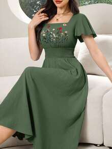 xheModelyn Vestido de manga corta con cintura anudada, volantes y bordado floral, estilo vacacionalxhe - Verde militar - Ver 3
