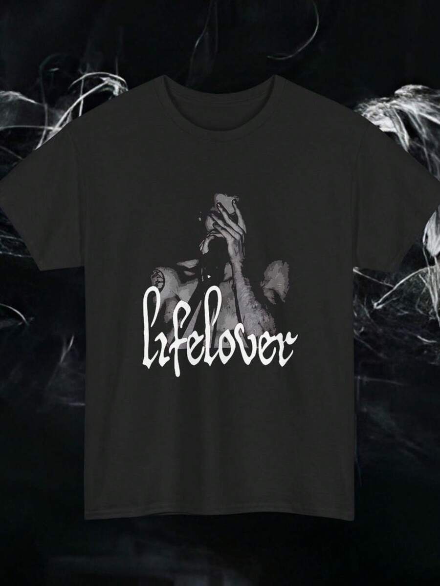 Lifelover T-shirt, Lifelover bandtröja, Lifelover albumomslagströja, Svenskt band, Unik metalband-tröja, Rockmusikband-tröja, damtröja, t-shirt, sommartopp, sommar, t-shirt, sport, svart topp, festkläder, street style, trendigt mode, semesterkläder, utomhuslek, vardagskläder - Svart - Visa 1
