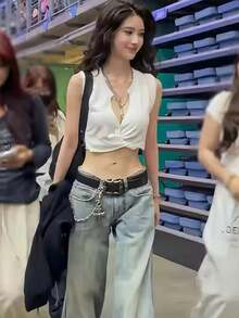 YeonC 女士无袖针织短款上衣，V 领设计，纯色简约款式，不对称下摆，高弹面料，女士夏季外出穿着，女士度假旅行短款上衣 - 白色 - 查看 6