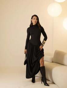 Long-Sleeved Maxi Dress In Stretchy And Comfortable Fabric. - 黑色 - 查看 2