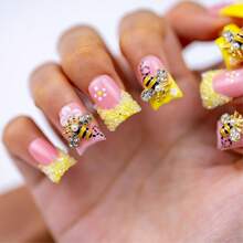 Premium Y2K Handmade 3D Carved Butterfly, Bee French Tip Press On Nails, Butter Yellow Sugar Frosted Rhinestones, Metal Charm Nail Art Set Summer - 許多 - 查看 8