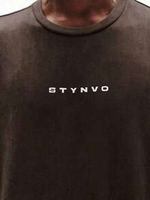 Men's Short Sleeve Crew Neck T-Shirt With Minimalist Print, Olive Green Graphic Tee, Oversized Printed Crop Top For Men, Unisex Washed T-Shirt. Y2K Style, Fashionable Style, Cute Style, Casual Style, Women's Blouses > Clothing. 230g (Sizes S-XXXL) - 全穀類咖啡 - 查看 5