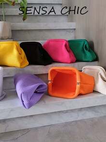 Tas Clutch Awan Warna Permen Segar ini memiliki desain jala berongga yang ringan dan bernapas, sangat cocok untuk mahasiswi dan wanita pekerja untuk berlibur ke pantai atau sebagai aksesori gaya jalanan yang modis. - MultiWarna - View 2