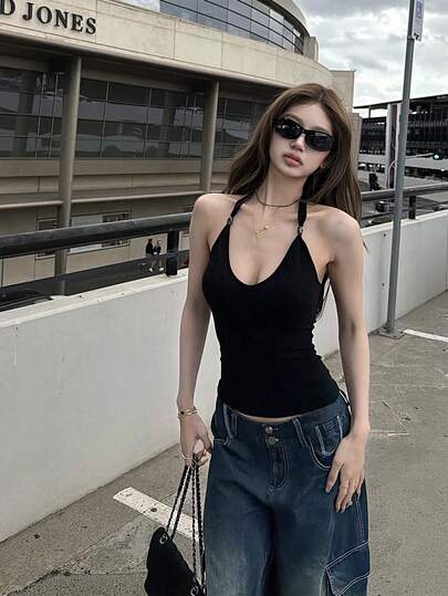 Áo hai dây cổ chữ V đính hạt kiểu Mỹ gợi cảm, áo vest hở lưng ôm sát tôn dáng cho mùa hè.