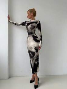 Women's Black & White Abstract Print Long Sleeve Fitted Dress, Round Neck Fitted Floor-Length Dress, Suitable For Daily Wear, Party, Nightclub, Date, Brunch, Photography And Other Occasions - Black and White - View 4