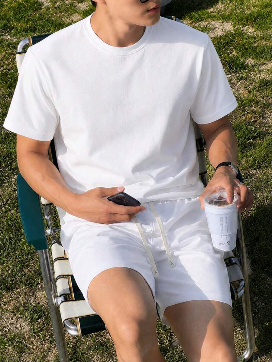 男士夏季休闲简约短袖T恤短裤套装，圆领，适合日常穿着、工作、户外、都市、街头、青年风格，简约复古，百搭，品质优良，可个性化定制，运动休闲 - 白色 - 查看 1