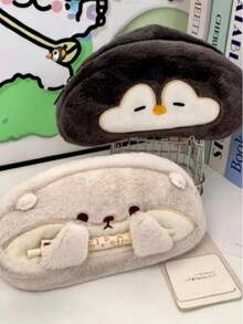1件裝毛絨動物鉛筆袋，大容量柔軟蓬鬆文具袋，水獺與企鵝圖案，可攜式拉鍊筆袋，適合學生返校用品，女孩青少年化妝收納袋 - 查看 1