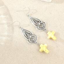 1 Pair Silver Vintage Hollow Interwoven Design Earrings, Highly Artistic And Exquisitely Beautiful Earrings, Essential Accessory For Daily And Holiday Wear - Silver - View 4