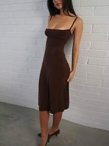 Gaun Pesta Liburan Kasual Wanita Warna Polos dengan Tali Bahu Tipis, Elegan untuk Musim Panas - Coffee Brown - View 3