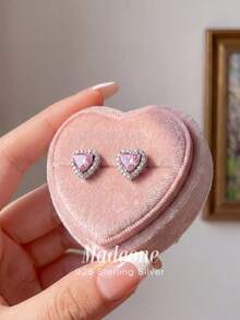 1 Đôi bông tai hình trái tim sáng bóng, mạ đen đính đá Cubic Zirconia màu hồng, món quà trang sức thanh lịch dành cho phái nữ, thích hợp cho lễ đính hôn, đám cưới, kỷ niệm, sinh nhật. - Màu Bạc Cổ - Xem 4