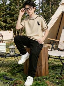 Jungen Frühling/Sommer Kurzarm Oberteil & Lange Hose 2-teiliges Set, Aprikot einfarbig mit Pony-Muster und passender Cargo-Taschen Joggerhose, Streetwear Casual Outfit für den täglichen Gebrauch, Schulaktivitäten und Outdoor-Lässig - Aprikosenfarben - Übersicht 2