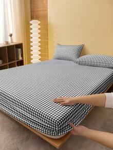 1 Piece Gray Micro Plaid Pattern Fitted Sheet, Super Soft Microfiber, Includes 1 Piece Valentines Day Mattress Protector, Fits King, Queen, Full, Double Beds, Deep Pocket Up To 11.8 Inches, Breathable & Wrinkle-Resistant, Improved Sleep, Machine Washable - Grey - View 2