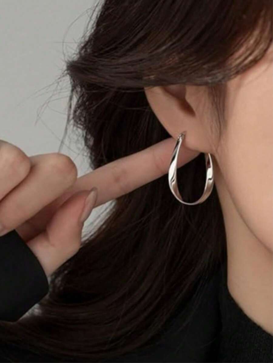 Women's Twisted Oval Earrings, Hypoallergenic, Minimalist Lightweight, Suitable For Sensitive Skin, Personalized Fashion Accessory