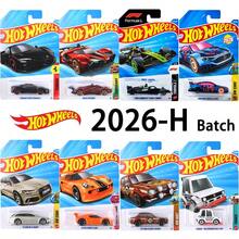 Hot Wheel 1:64比例合金压铸微型汽车模型玩具套装，包含26辆高/25辆低/25辆低合金玩具车，例如招财猫、奥迪RS6、迷你奥斯汀、皮卡、莲花、凯迪拉克、CLA、SF90、雪佛兰、索伯F1赛车等，适合3岁及以上儿童，是理想的圣诞节或生日礼物。 - 彩色 - 查看 2