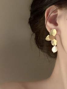 1pc Elegant Floral Pearl Retro Tassel Unique French Style High-End Design Versatile Earrings - Gold - View 3