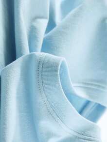 A Casual Yet Fashionable Summer Short-Sleeved T-Shirt From Disney, Suitable For Girls To Wear. Its Design Incorporates The Elsa Princess Pattern From "Frozen". This Style Is Not Only Suitable For Parties But Also For Daily Wear. - 淺藍色 - 查看 4