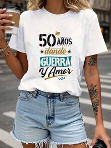 Women's Spanish Slogan T-Shirt "50 Years Of Struggle And Love" - Short-Sleeved Spanish Letter Print Top With Crew Neck. Suitable For Casual Spring/Summer Wear. Washable, Stretchy Spanish Clothing For 50 Years Of Giving Love. - 白色 - 查看 1