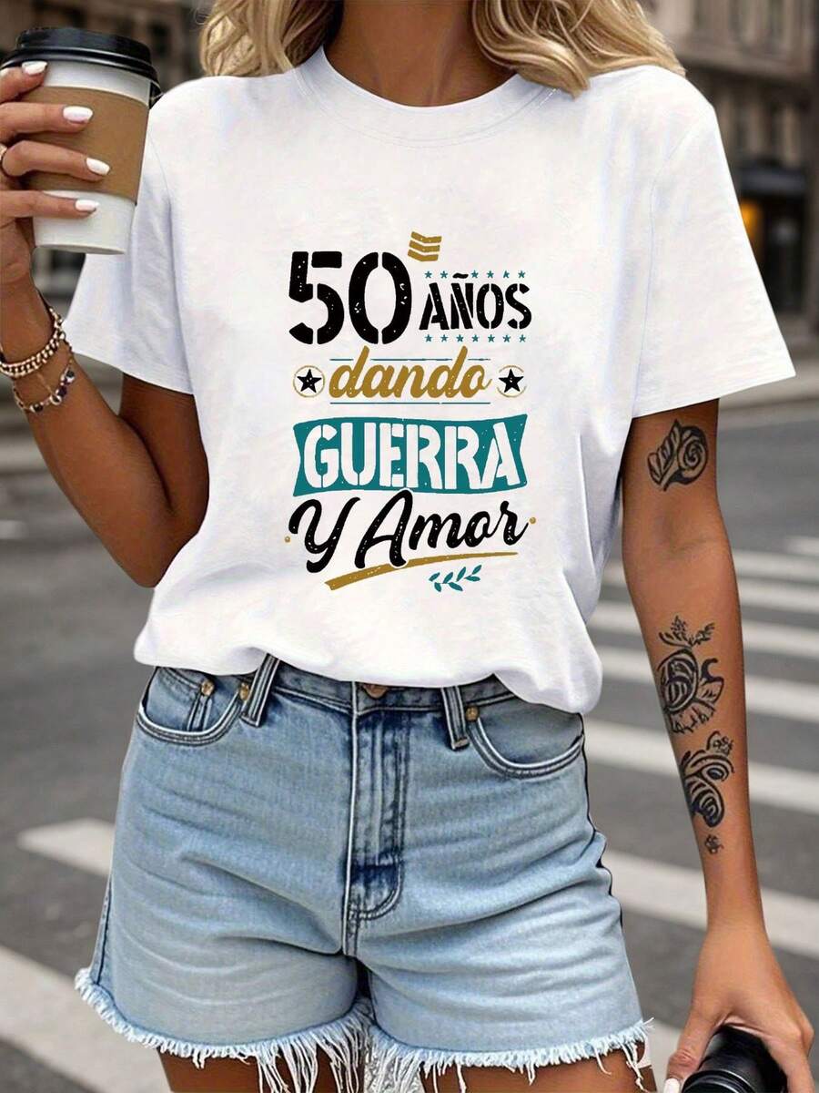 Women's Spanish Slogan T-Shirt "50 Years Of Struggle And Love" - Short-Sleeved Spanish Letter Print Top With Crew Neck. Suitable For Casual Spring/Summer Wear. Washable, Stretchy Spanish Clothing For 50 Years Of Giving Love. - 白色 - 查看 1