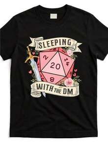 Men's 100% Cotton Short Sleeve Casual T-Shirt With Desktop Role-Playing Game Print, "Sleeping In DM's Arms" Design, Retro Dungeon And Dice T-Shirt - Breathable, Crew Neck, Slim Fit, Suitable For All Seasons - Retro Black Style, Fun Matching Family Set, Effortless Style, Show Your Unique Style - 黑色 - 查看 7
