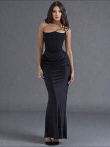 Vestido satén elegante sin tirantes pliegues combinados ajustado sensual estilo europeo para fiestas - Negro - Ver 7