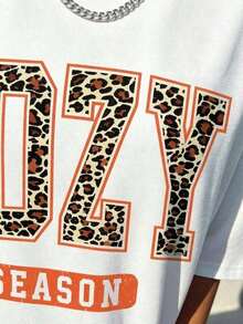 1 Piece Of Women's Loose Fit T-Shirt With Leopard Print And The Phrase COZY SEASON, Retro College Style, Casual Short Sleeve Letter T-Shirt, % Cotton. - 白色 - 查看 4