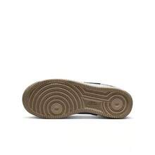 Nike Sepatu Sneakers Air Force 1 Anak Besar Model Low-Top Motif Patchwork - Putih/Krem/Hijau - View 9