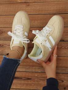 2026 New Spring Women's Casual Breathable Solid Color Flat Sneakers, Versatile Student Outdoor Running Sports Shoes, Essential Street Style Skateboard Shoes - Yellow and White - View 3