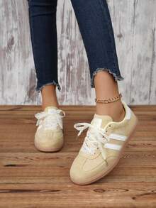 2026 New Spring Women's Casual Breathable Solid Color Flat Sneakers, Versatile Student Outdoor Running Sports Shoes, Essential Street Style Skateboard Shoes - Yellow and White - View 4
