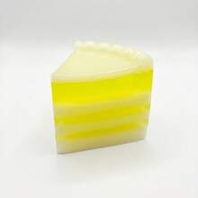 1 Stück geschichtete Kuchenscheibe Quetsch-Stressball, Dessert-Thema Gelee Plüschtier, quetschbar dehnbares Stresslinderungsspielzeug, geeignet für Kinder und Erwachsene, toll als Schule, Schul-Stresslinderungsbedarf - Verschiedenfarbig - Übersicht 12