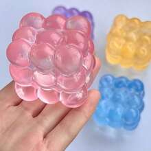 3D麥芽糖方塊擠壓球玩具，便攜式桌面玩具，柔軟壓力緩解小工具，有效緩解焦慮。由超彈性可擠壓材質製成，能保持方塊形狀，非常適合教室獎勵、派對小禮物和節日禮物。適合成人和青少年的手指玩具，柔軟擠壓玩具 - 彩色 - 查看 3