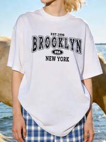 Maglietta estiva casual da donna con collo rotondo e maniche corte, stampa grafica vintage consumata Brooklyn New York USA EST.1998, adatta per uso quotidiano.Bianco - Bianco - Visualizzare 4