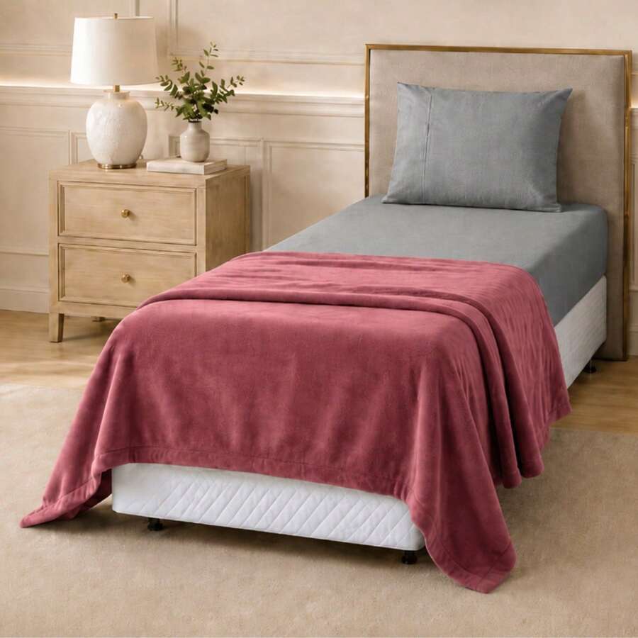 Microfiber Fleece Blanket, 180 Thread Count, Ultra Soft, 1 Piece, Velvety Touch, Single, Double, Queen - 臉紅 - 查看 1