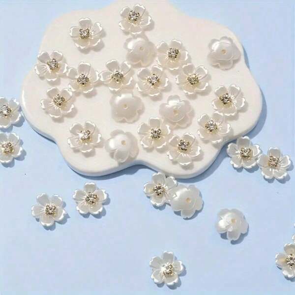 20 piezas de cuentas de resina ABS con forma de flor, colgantes de flor blanca de 5 pétalos con centro de strass, accesorios de joyería DIY, adecuados para pinzas de pelo, álbumes de recortes, cabujones de resina de flor blanca de 5 pétalos, cuentas de ABS con strass, materiales de manualidades DIY, adecuados para aretes, collares, fundas de teléfono y otras decoraciones
