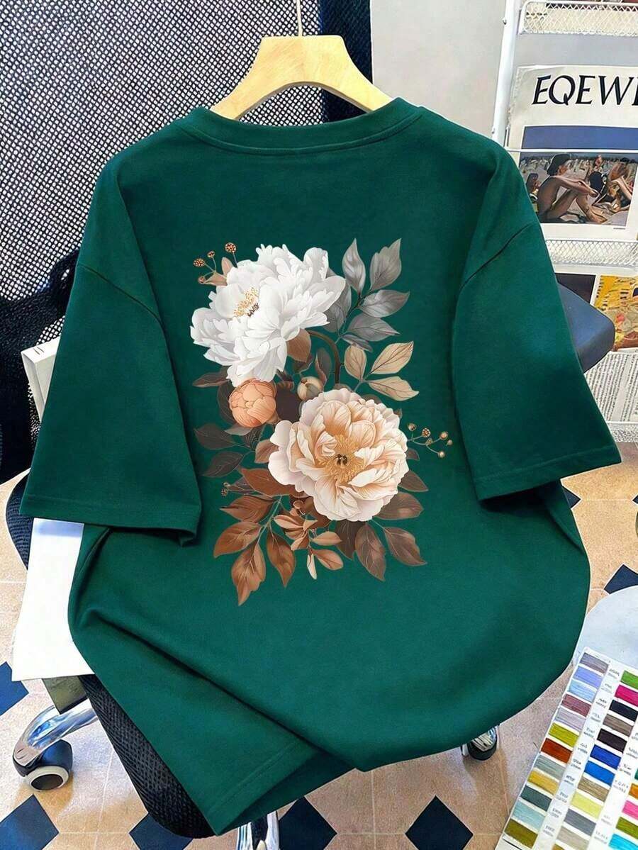 Plus Size Round Neck T-Shirt With Daisy Print, Suitable For Summer Vacation, New Year's, Valentine's Day, Mother's Day, And Other Occasions. Casual Summer Top. Suitable For Summer Vacation, Beach, Days Off, Spring Outfits, Summer Top, Women's Summer Wear; Short-Sleeved T-Shirt For Graduation; Back-To-School Outfit; Graduation Ceremony; School Teacher Attire; Summer Outfit For Family And Friends. Suitable For Daily Wear, Outings, Festivals, Beach, Parties, Birthdays, Meetings, School, Music Festivals, Vacations, Commuting, Fitness, Weddings, And New Year's. - 杉綠色 - 查看 1