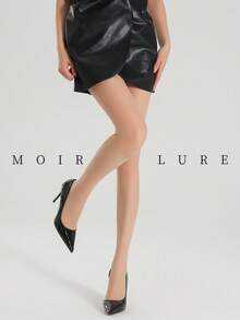 MOIRÉALLURE 1雙女款20D深色薄透尼龍褲襪，經典純色，夏季透氣，柔軟彈性，適合日常通勤與派對 - 杏色 - 查看 3