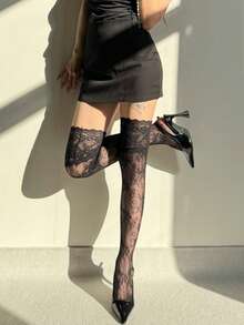 1 Pair Lace Trim Vintage Floral Fishnet Socks - Black - View 2