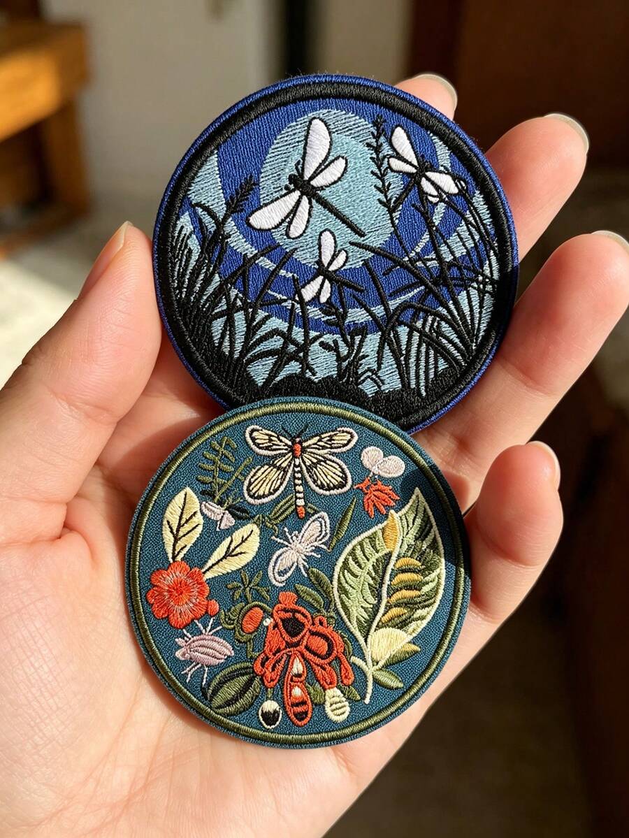 2 Styles Flying Dragonfly Insect Embroidery Patch 1pc/Pack, Blue/Red Insect & Floral 2 Styles To Choose From, Iron-On For DIY Backpack, Clothing, Outdoor Adventure Gear, Jacket, Bag And Hat Decoration, Suitable For Camping, Hiking And Weekend Trips