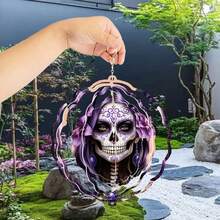 3D立体紫色花朵骷髅造型风铃,哥特式亡灵风格,金属材质,可360°旋转,带挂钩,营造强烈的艺术动感效果,是装饰庭院、阳台和草坪的理想之选。独特的设计使其成为馈赠亲友、老师的绝佳礼物,也可作为户外驱鸟器。 - A - 查看 3