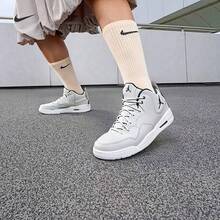 Nike Zapatillas de baloncesto Jordan Courtside 23 para niños grandes - Gris - Ver 2