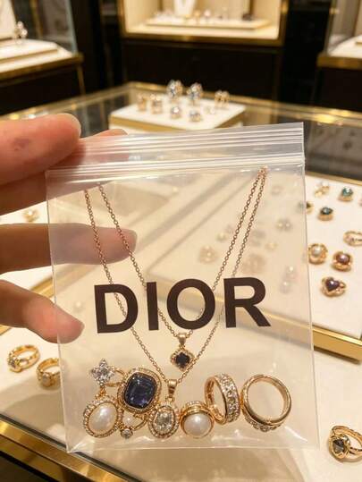 M.Dior 透明自封塑料袋，加厚透明PE拉链袋，适用于珠宝配件和小礼品，防水可重复密封的收纳袋，适用于耳环、戒指、项链、手链、吊坠、珠子、糖果等，适用于珠宝零售、手工艺品、迷你塑料包装袋、便携式收纳袋，适用于化妆品样品、手工艺品、DIY材料和派对礼品包装，密封性强的透明包装袋，适用于产品展示和运输存储。
