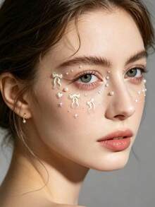 1 pièce Ensemble de décoration de visage style Y2K avec papillon et étoile, associé à des pierres de visage en perle 3D, offrant un effet de maquillage radieux et éclatant. Le design mignon et doux convient pour les fêtes de filles, les anniversaires, les festivals de musique, etc. Aucun outil supplémentaire nécessaire, il suffit de coller et de porter pour créer un look de jolie fille douce, également idéal pour le cosplay ou la tenue de carnaval, et devenir facilement le point de mire de l'occasion. - Multicolore - Voir 3
