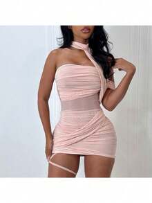 Elegante minivestido rosa ajustado para mujer con cintura transparente y detalles fruncidos, diseño sin tirantes para una noche espectacular. - Rosa - Ver 2