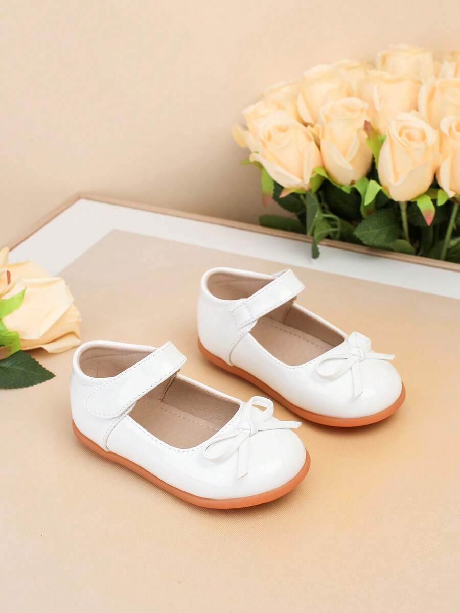 2026 New Girls' Soft Flat Mary Jane Shoes, Children's Princess Performance Shoes, Campus Style, Suitable For All Seasons - White - View 1