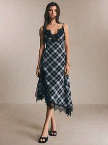 bfdbPoéselle Vestido largo de satén con abertura alta y parches de encaje de unicolor para mujersfb x 1IXX - Multicolor - Ver 7