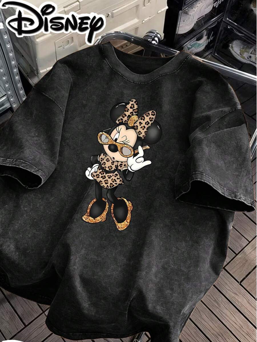 Disney Minnie Mouse Leopard Print Suit Fashion Glasses Playful Cartoon Creative Print Stylish Oversized Vintage T Shirt 2026 Spring Summer Crew Neck T Shirt Vintage Fashion Lovers Popular Vintage Crew Neck T Shirt - màu đen - Xem 1